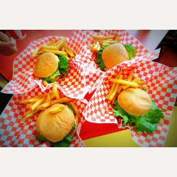 ayumilog | Hawaii | Teddy's Bigger Burgers | キッズサイズバーガーw/cheddar cheese セット!!