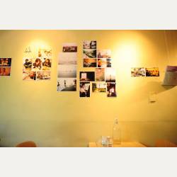 ayumilog | Taipei | 蘑菇　BoodayにてCafé time.. | 壁には素敵な写真たちが。