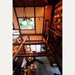 ayumilog | Hakone | NARAYA CAFE  | 1階レジで注文後２階席へ