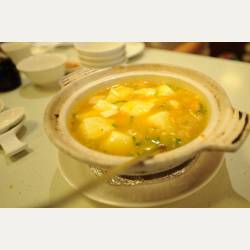 ayumilog | Taipei | 金品茶樓 (カニ味噌小龍包) | カニ味噌と豆腐の煮込み鍋、これ毎回食べます。